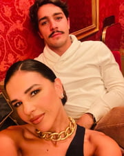Mariana Rios e Juca Diniz fazem pose para as redes sociais