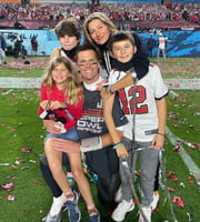 Tom Brady e Gisele com os filhos