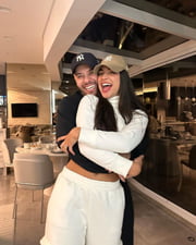 Gabriela Versiani se declara para Murilo Huff no mesversário de namoro