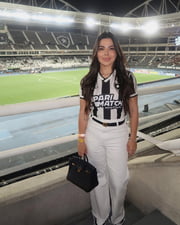 Vitoria Schneider Telles está nos Estados Unidos acompanhando o marido, Alex Telles