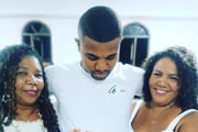 Davi, a mãe dele, Elisângela, e ex-companheira, Mani Reggo