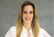 Não demorou muito e Ana acabou sendo notada por diretores globais. Na emissora, trabalhou em novelas como Pecado Capital, Vila Madalena, O Quinto dos Infernos, Páginas da Vida, Ciranda de Pedra e Caminho das Índias, entre outras Não demorou muito e Ana acabou sendo notada por diretores globais. Na emissora, trabalhou em novelas como Pecado Capital, Vila Madalena, O Quinto dos Infernos, Páginas da Vida, Ciranda de Pedra e Caminho das Índias, entre outras