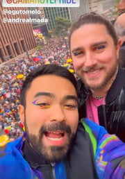 Mauro Sousa e Rafael Piccin na 26ª Parada do Orgulho LGBT+ Mauro Sousa e Rafael Piccin na 26ª Parada do Orgulho LGBT+