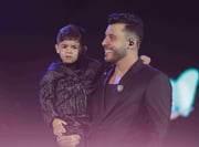 Leo no colo do pai, Murilo Huff Leo no colo do pai, Murilo Huff