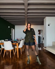 No local, ele mora com a namorada, Ilana Sales