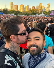 Mauro Sousa com o marido, Rafael Piccin na Parada LGBTQIA+ Mauro Sousa com o marido, Rafael Piccin na Parada LGBTQIA+