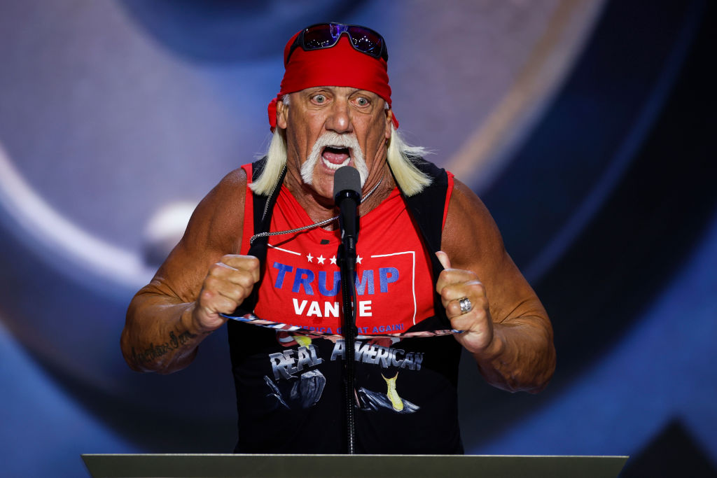 Hulk Hogan, lenda da luta livre, morre, aos 71 anos, nos EUA