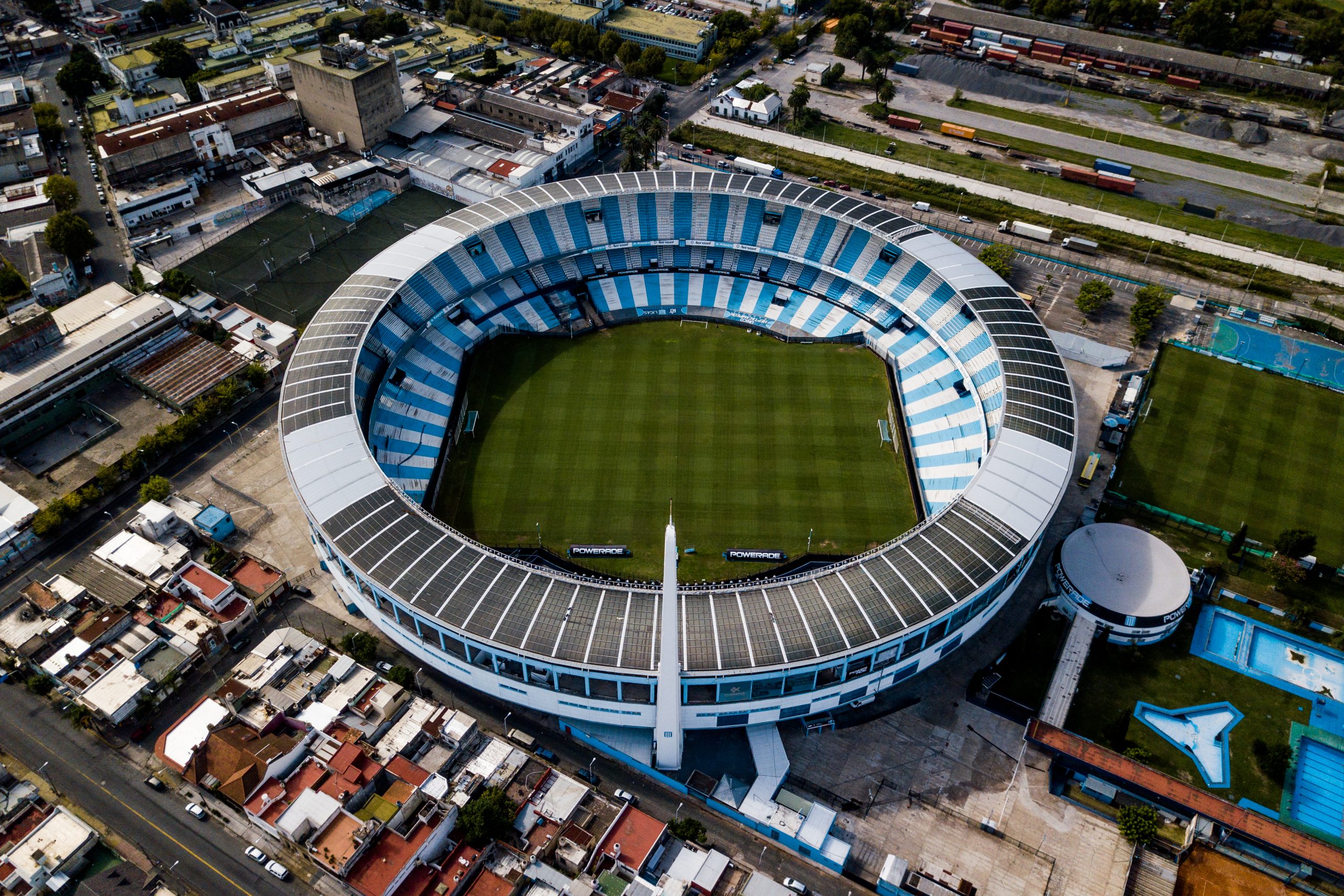 Racing x Peñarol: onde assistir, horário e escalações
