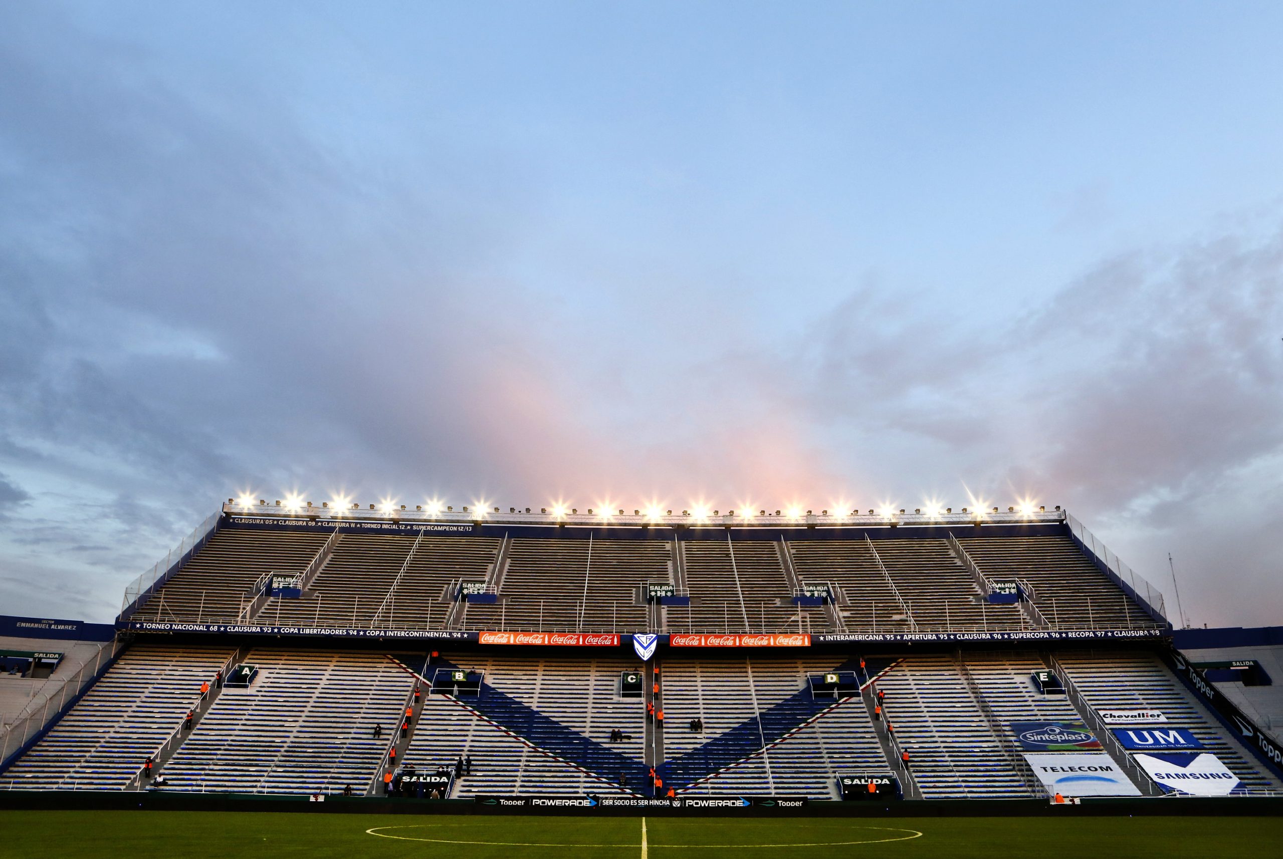 Vélez Sarsfield x Racing na Libertadores: onde assistir, horário e escalações